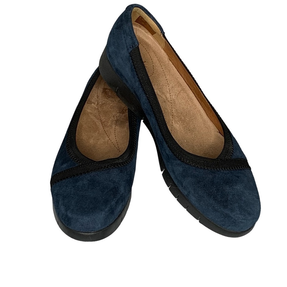 Clarks Artisan blue suede flat with 1 1/4” wedge sole. Size 8.5‎ runs long.